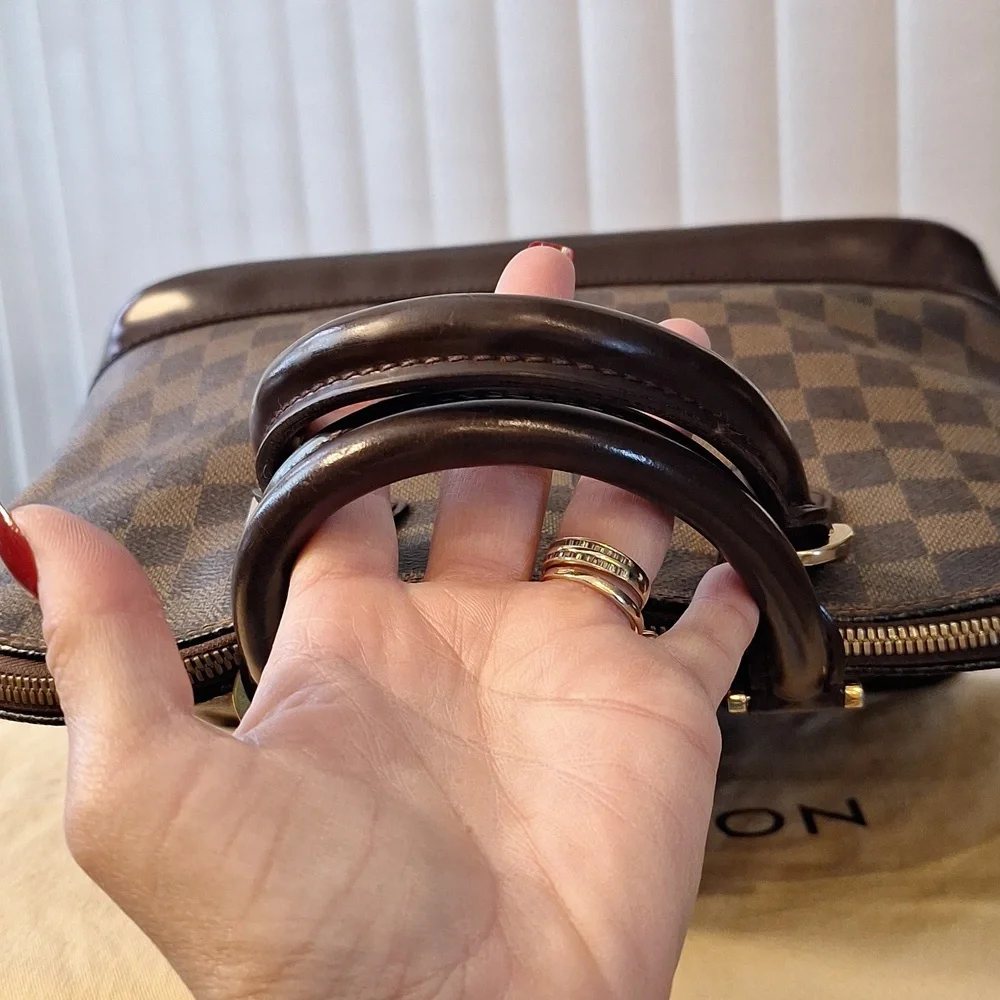 Louis Vuitton Alma - Picture 11 of 16